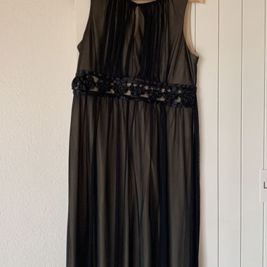 Abito in chiffon nero