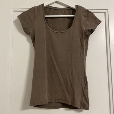 Brown tshirt