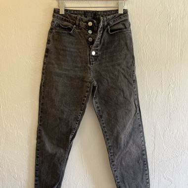 Graue High-Waist-Jeans