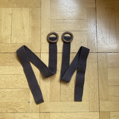 Braune geflochtene Stoffgürtel
