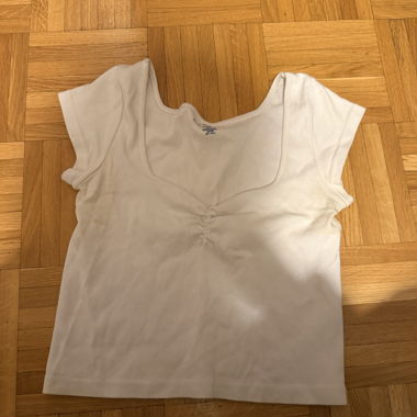 Top bianco a maniche corte