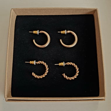 2x créoles dorées (bijou de mode) (livraison gratuite ! )