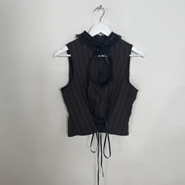 Gilet in tessuto a righe sottili con bordo in pizzo