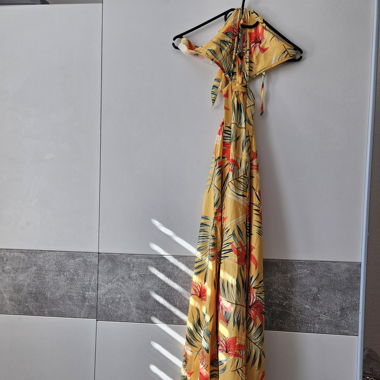Robe longue ouverte dos nue