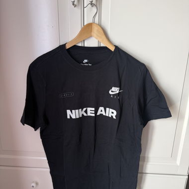 Nike Air T-Shirt schwarz