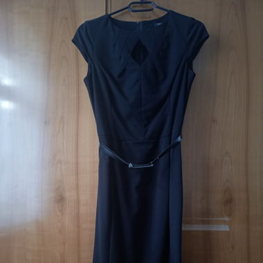 Etuikleid Schwarz mit Gürtel