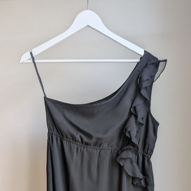 Rose à épaule asymétrique (one shoulder)