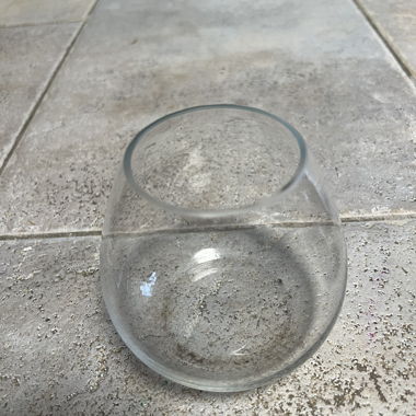 Round glass vase