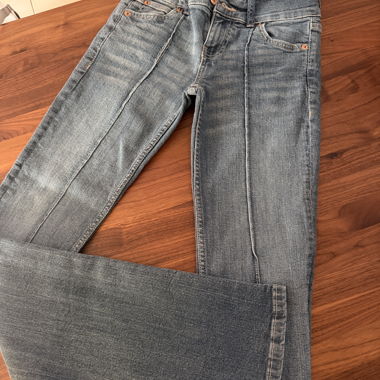 Jeans in denim blu a vita bassa 