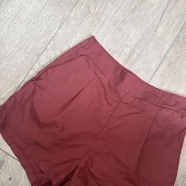 Short rouge 