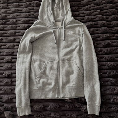 Felpa Nike con zip grigia