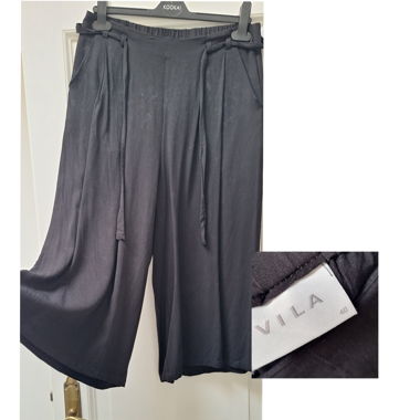 Culotte nera di Vila
