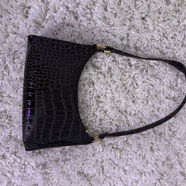 Borsa a tracolla marrone effetto coccodrillo