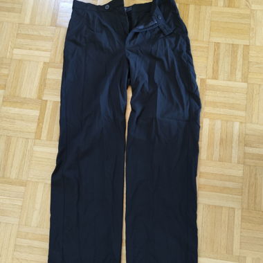 Schwarze Hose