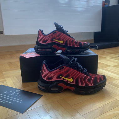 Nike TN supreme in red 