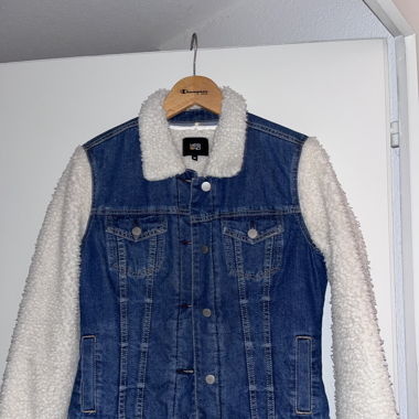 Jeansjacke mit Flauschärmeln