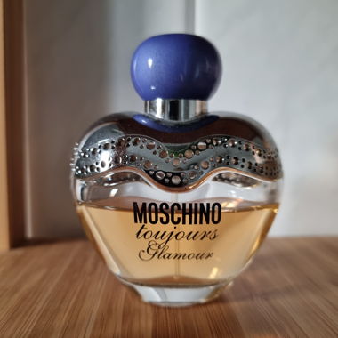 MOSCHINO toujours glamour