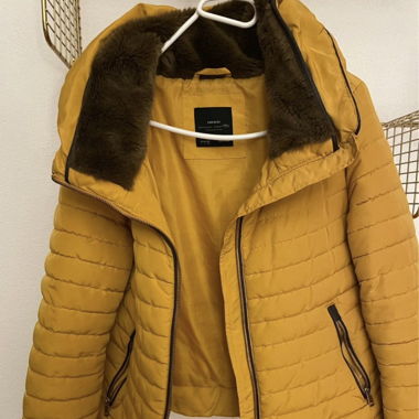 Zara Jacke