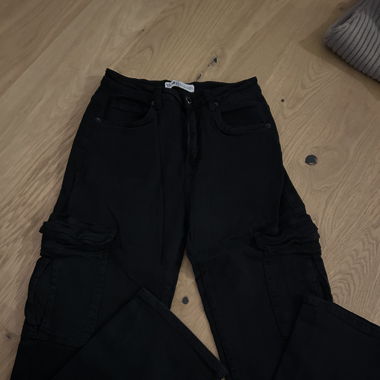 Schwarze Cargohose