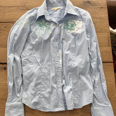 Blouse bleu clair pour femme avec broderie