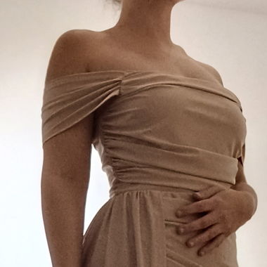 Beiges Abendkleid