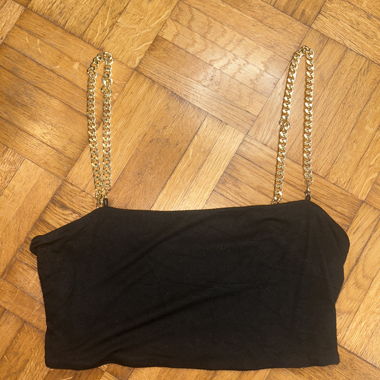 Top schwarz mit goldenen ketten