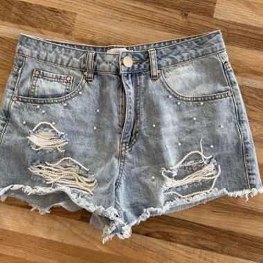Destroyed Jeans Shorts with Beads