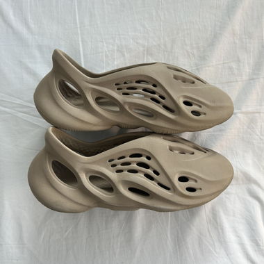 Yeezy foam runner sail