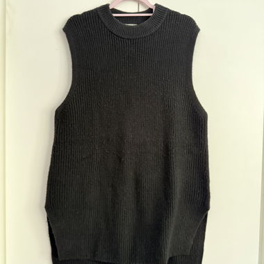 Pullover/Cardigan smanicato in lana, nero