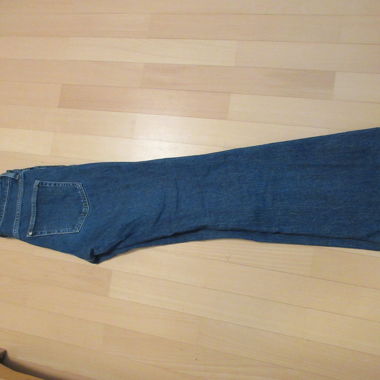 Dunkle Flared Jeans