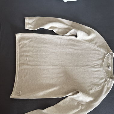 Beiger Pullover