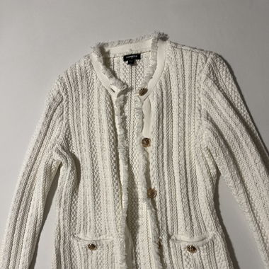 Weisse Strickjacke 