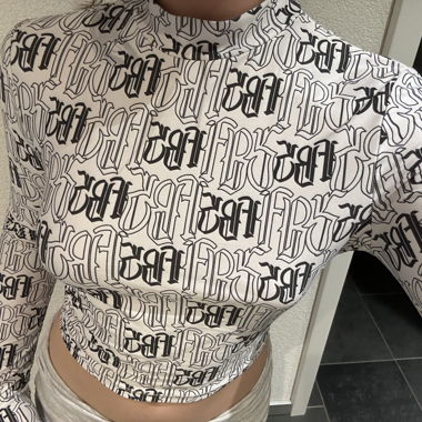 Langarm Crop Top mit Print