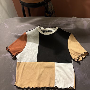 Top patchwork a maniche corte