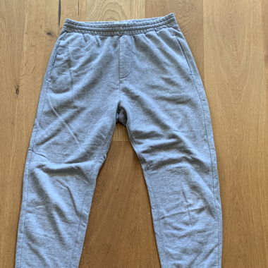 Jogging gris pull and bear 