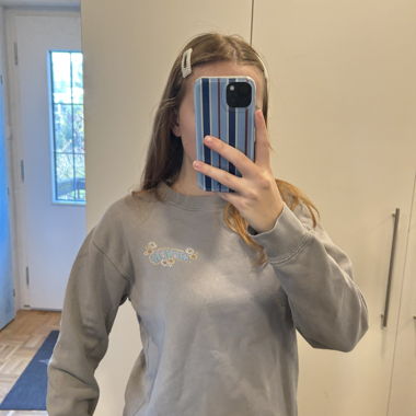 Sweatshirt RIPNDIP gris avec imprimé floral S