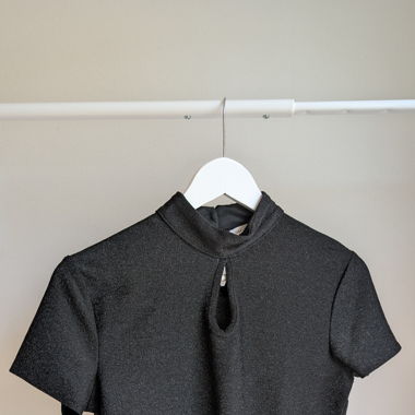 Crop top / t-shirt noir pailleté