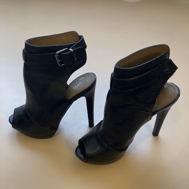 Kenneth Cole high heels