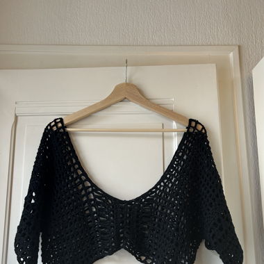 Top crochet noir