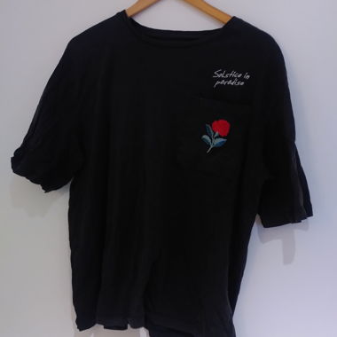 T-shirt nero PULL&BEAR