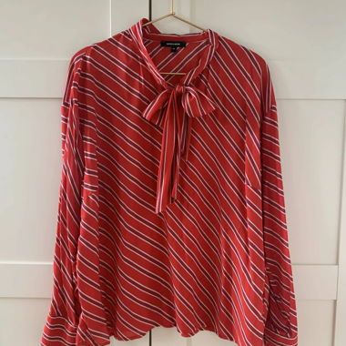 Elegante Schluppenbluse