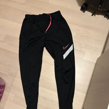 nike trousers 