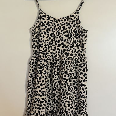 Vestito estivo leggero con stampa leopardata