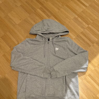 Grauer Nike Zipper