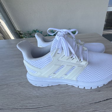 Chaussure sport Adidas