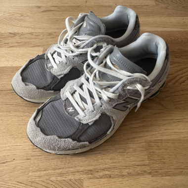 Baskets New Balance 2002R