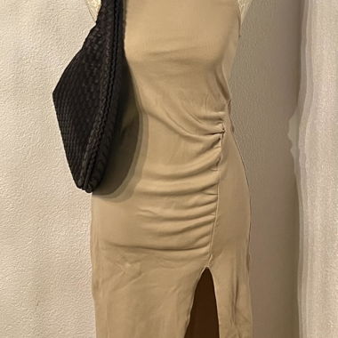 Robe midi beige fendue