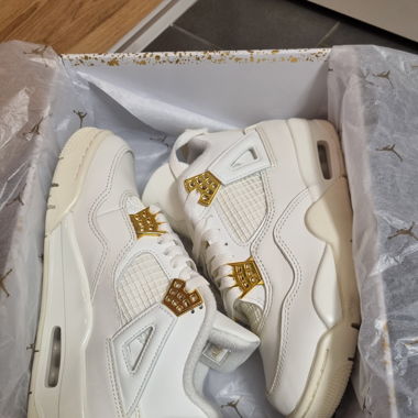 Air Jordan 4 Retro "Metallic Gold" 37.5