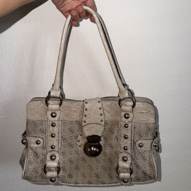 Guess Monogramm Schultertasche