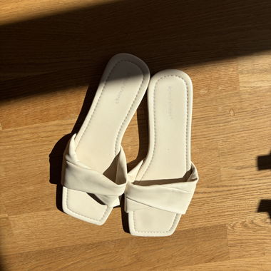 Sandali bianchi Tagl. 39